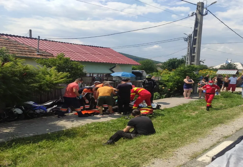 Accident de motocicletă, în Vâlcea. Două persoane în stare gravă
