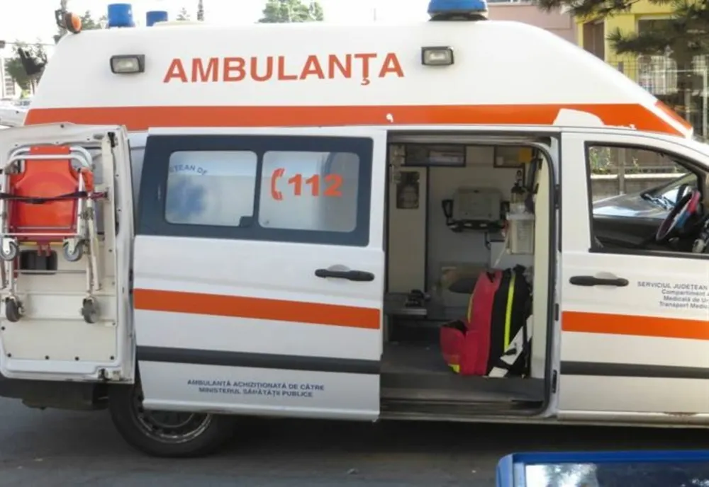 Cinci persoane, printre care doi copii, rănite într-un accident în Râmnicu Vâlcea