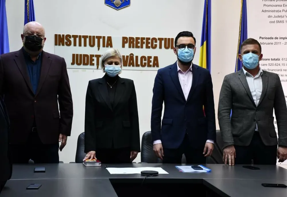 15 prefecți și subprefecți au depus astăzi jurământul de învestitură. Ce a transmis ministrul Lucian Bode
