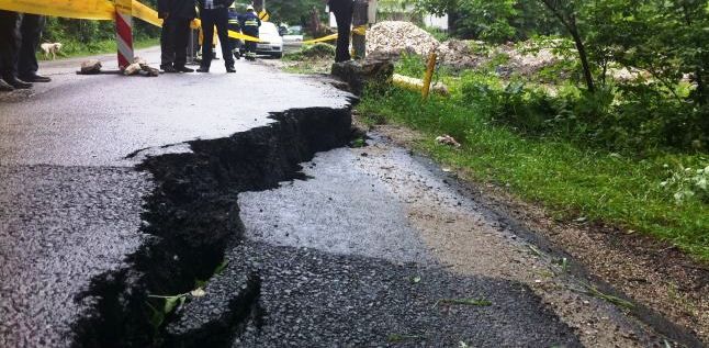 olanesti alunecari teren