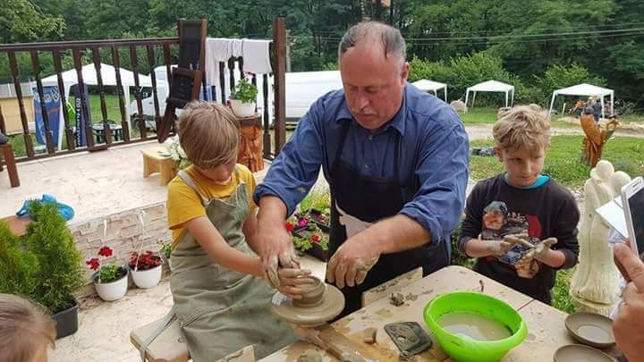 66D526F7-9C20-4B41-B5D7-A88AD970E933