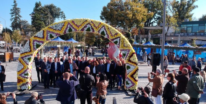 A8F49EF6-4C19-454E-ACB8-D0E116BA6873