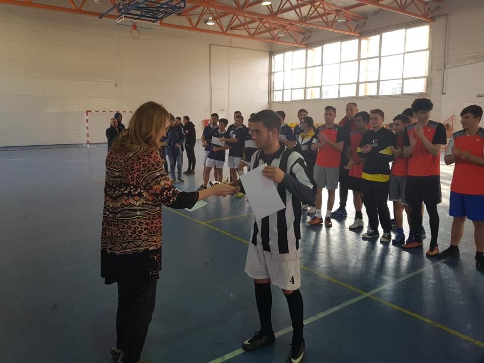 47421265_2218871418163301_2853145653746335744_n