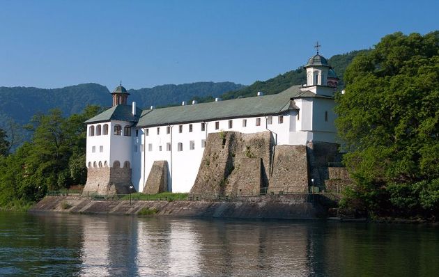 52DBC7F8-8874-43C3-AECA-5BEE43F40303