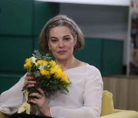 571D7F1C-B672-4B5B-8605-4D62107579E1