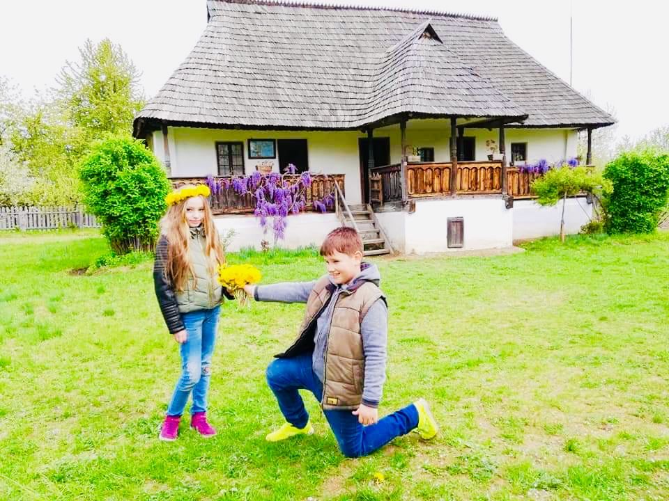 F4BAB29A-BAB8-4CF3-9F8A-543612A84F38