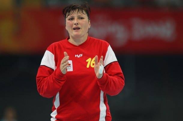 995895_628347600532715_114339237_n