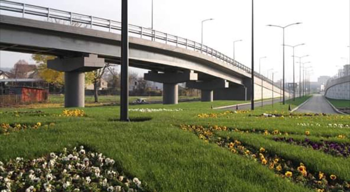 E742FE95-ACFA-4523-B1F7-02C49282EF2C