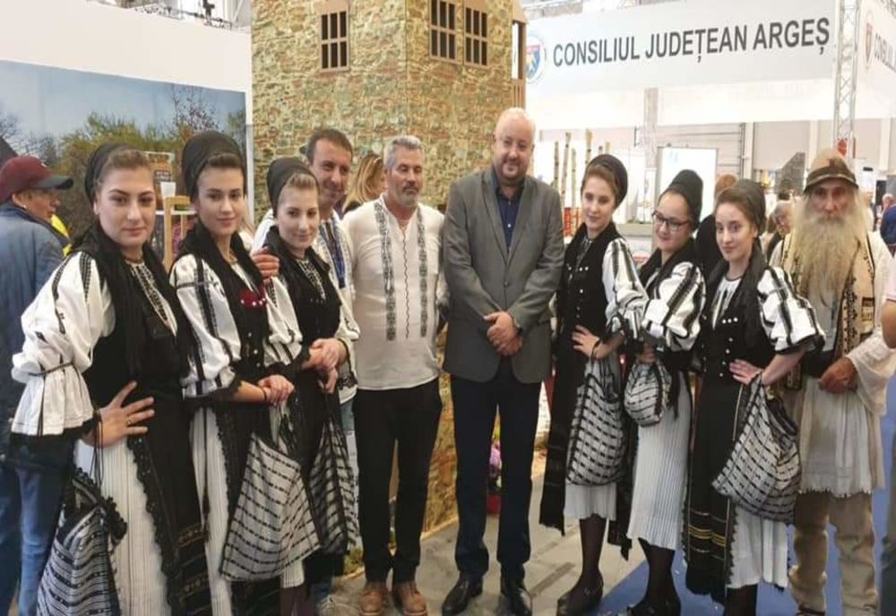 Cula Bujoreanu de la Muzeul Satului vâlcean reprodusă la Târgul de turism al României