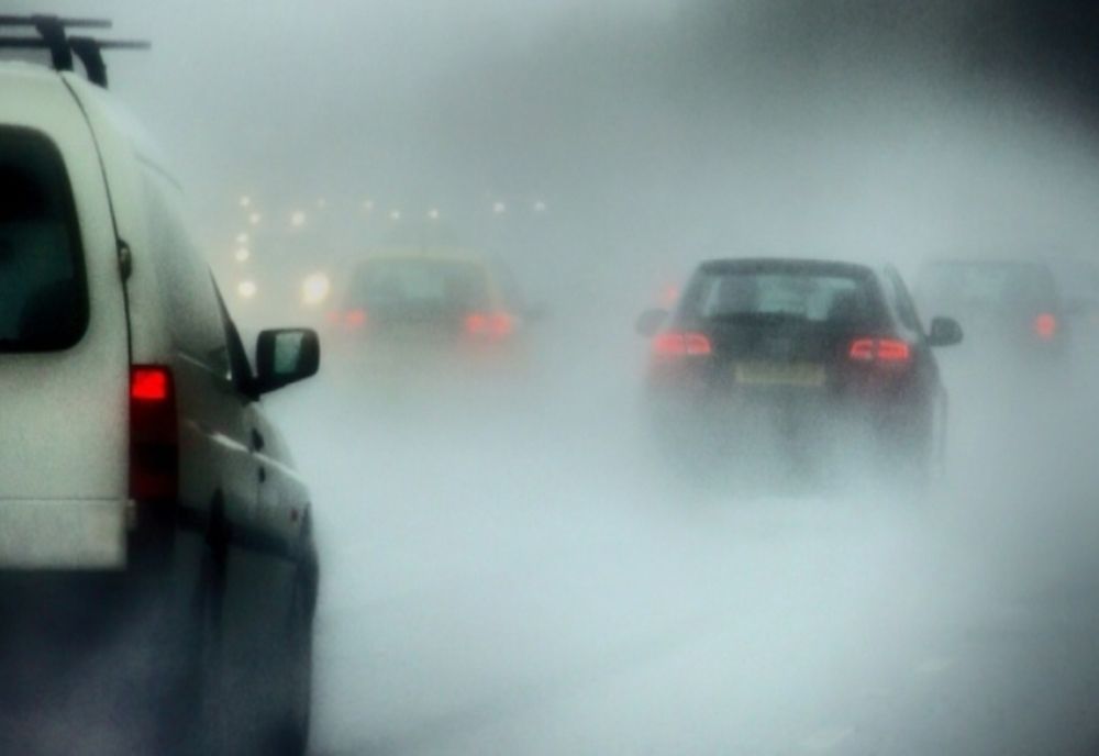 Atenție la drum! Se circulă din nou în condiții de ceață