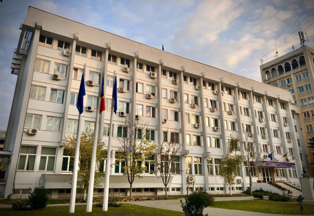 Prefectul județului Vâlcea a anunțat modernizarea exteriorului clădirii prefecturii