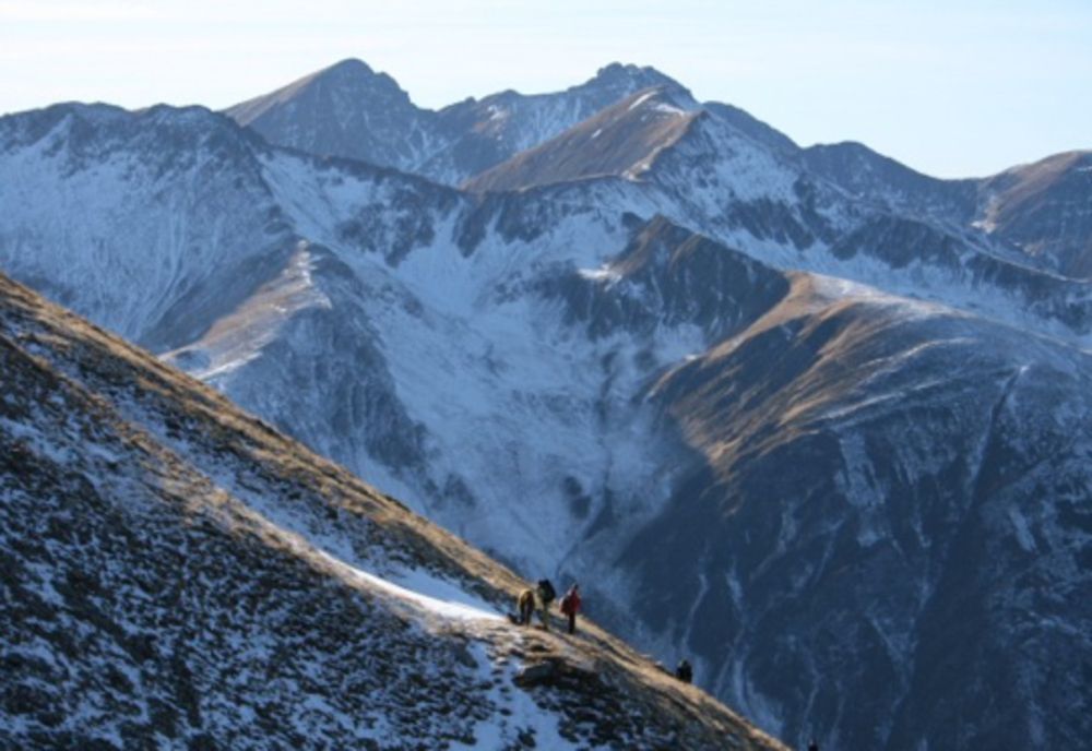 Risc de avalanșă în Munții Făgăraș!