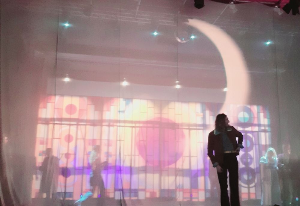 Cel mai amuzant sfârșit de lume, pe 12 decembrie, la Râmnicu Vâlcea