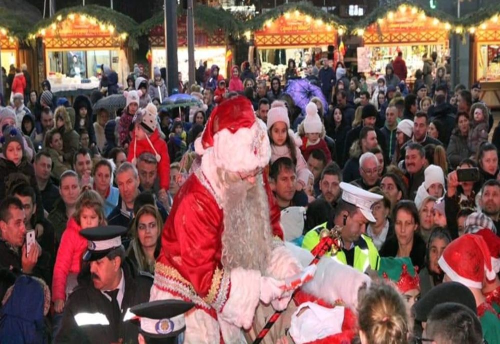 Moș Crăciun, din nou, la kilometrul 0 al Râmnicului