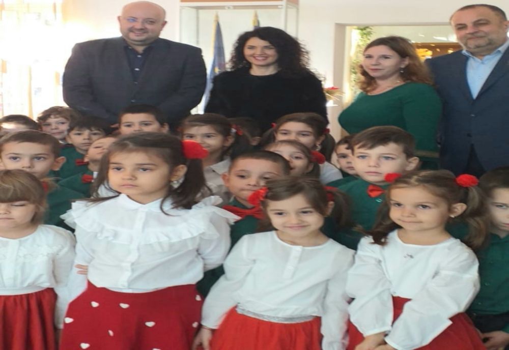 Iată, vin colindătorii, la Consiliul Județean Vâlcea