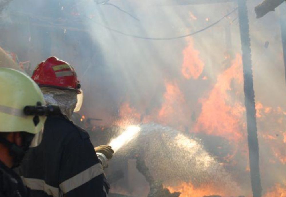 Incendiu în Titești