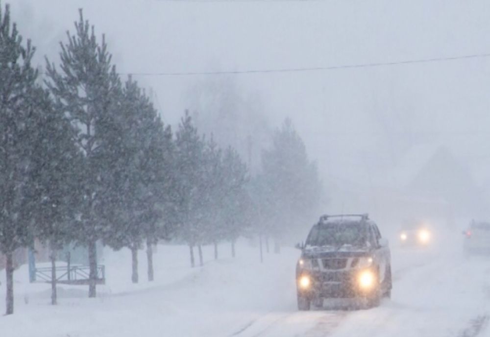 Cod galben de precipitaţii mixte şi depunere de polei în patru județe