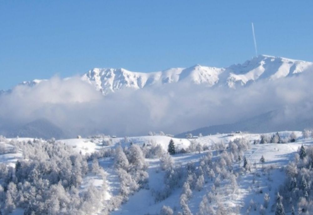 Ceață, zăpadă și ninsori în țară, la această oră