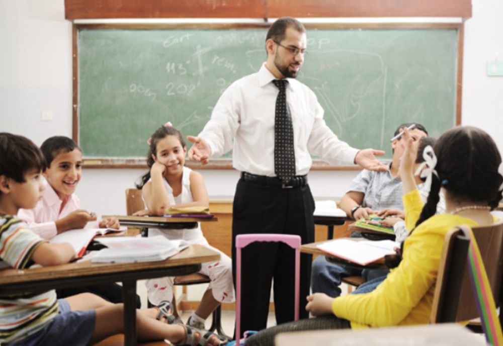 Elevii se întorc la școală mâine