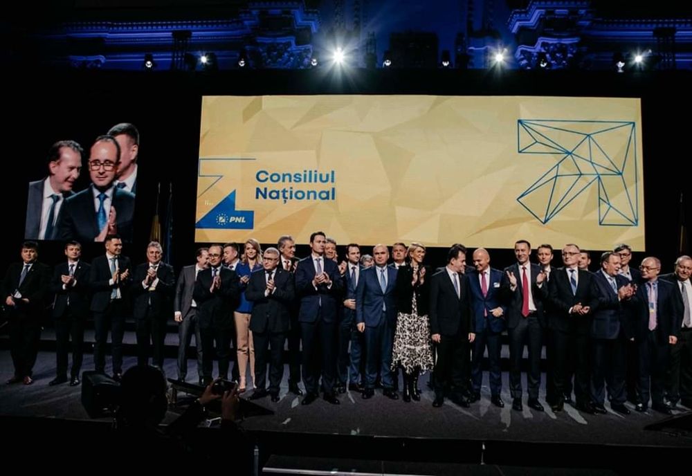 Consiliul Naţional al PNL s-a reunit, duminică, la Palatul Parlamentului