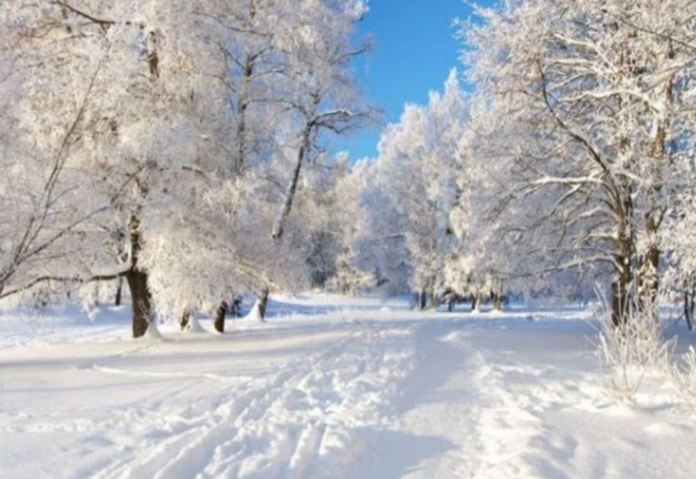 Iarnă în România.Se circulă în condiții de zăpadă și în județul Vâlcea