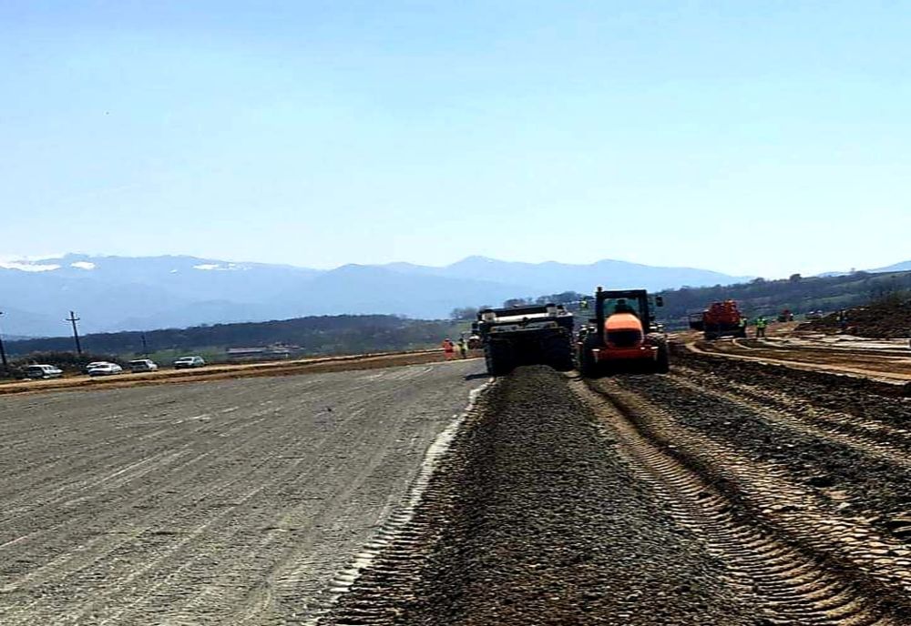 Noi lucrări de construcție pe lotul de autostradă Sibiu - Boița