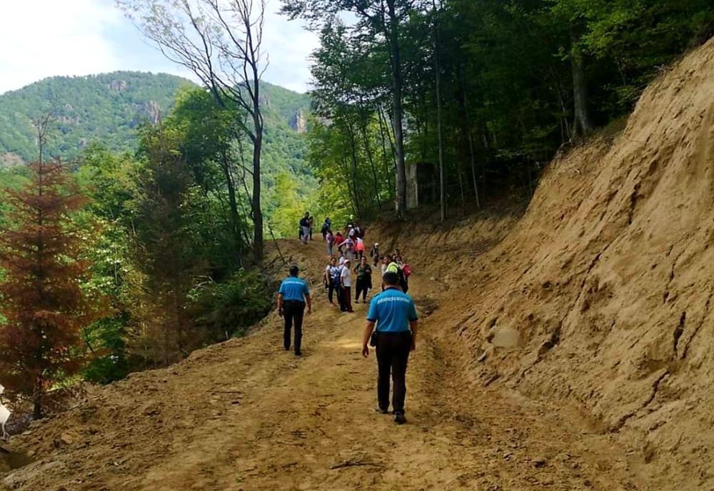 Bărbat neidentificat căutat în zona montană a Vâlcii