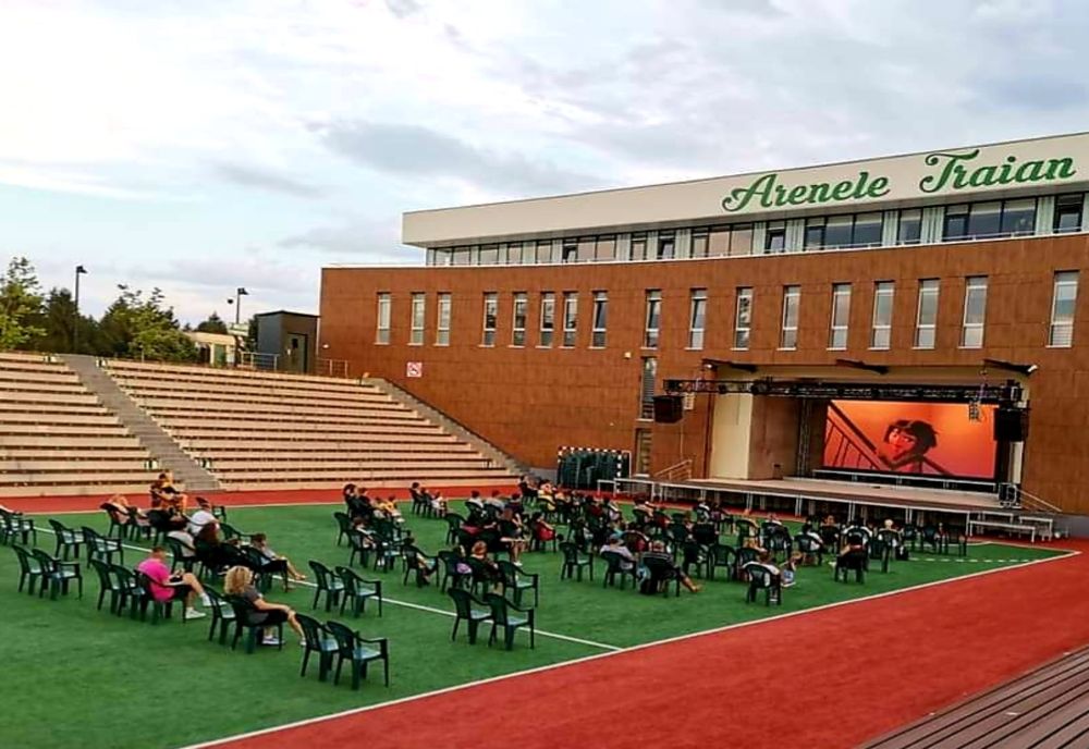 Filme în aer liber la complexul "Arenele Traian" din Râmnicu Vâlcea