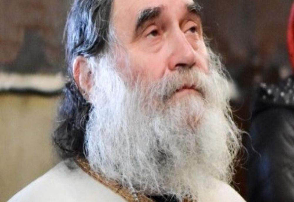 Starețul Mănăstirii Stânișoara din județul Vâlcea a decedat, după ce s-a infectat cu coronavirus