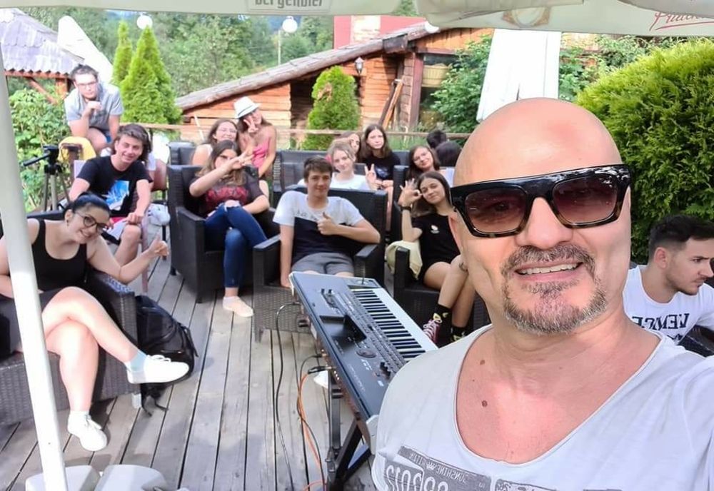 Bobiță Cătușanu, producător muzical, invitat la Bookland România