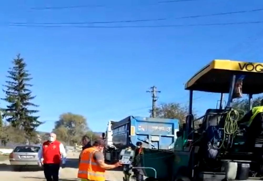 Asfaltări pe DJ 703 G cu fonduri europene. Proiect realizat de CJ Vâlcea