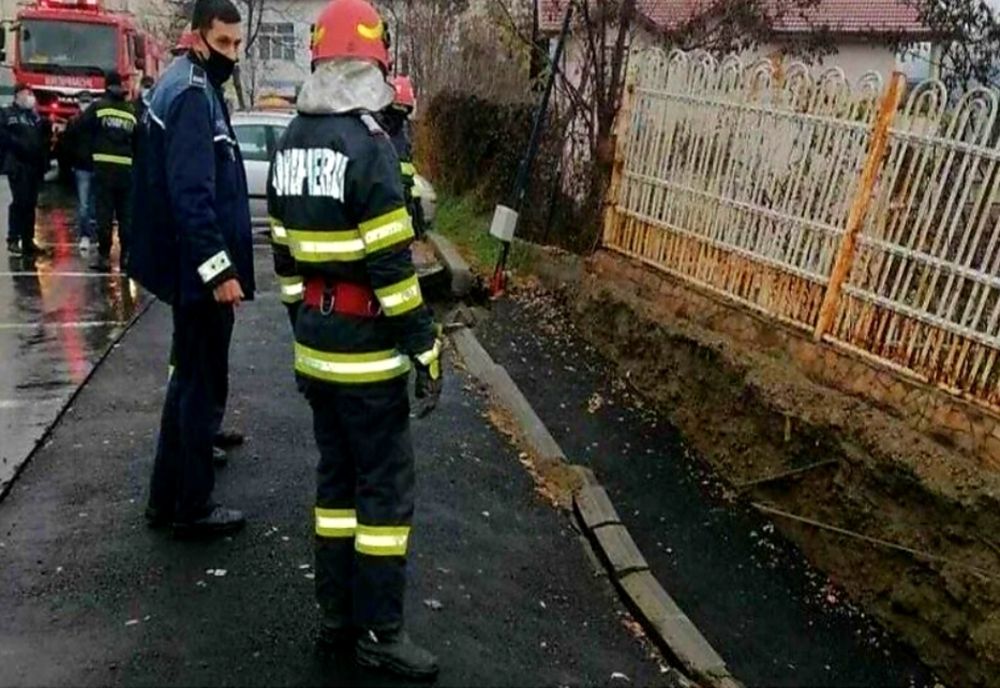 Alunecare de teren produsă astăzi în municipiul Râmnicu Vâlcea