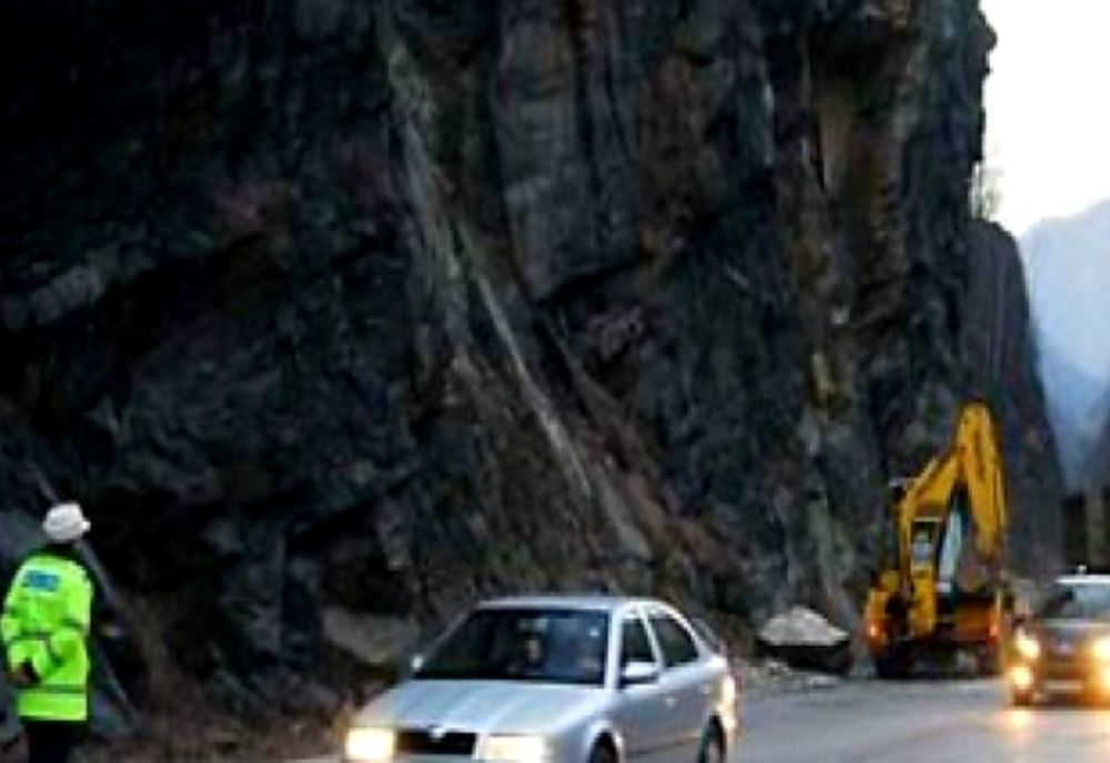 Atenție! Trafic îngreunat pe DN 57, care face legătura între Orșova și Moldova Nouă!