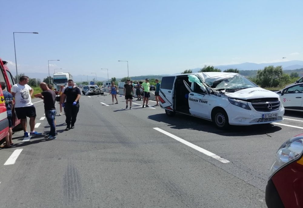 Accident cu 4 victime, pe DN1! Microbuz implicat!