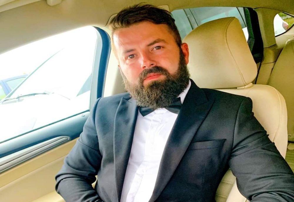 Pictorii creează universuri noi în pânză. Pictorul vâlcean Viorel Trandafir vorbește despre mesajul noii expoziții