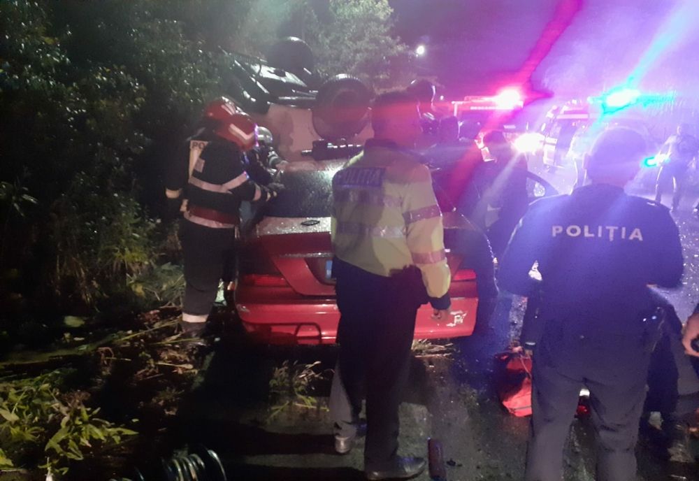ACCIDENT în Vâlcea. Două persoane rănite