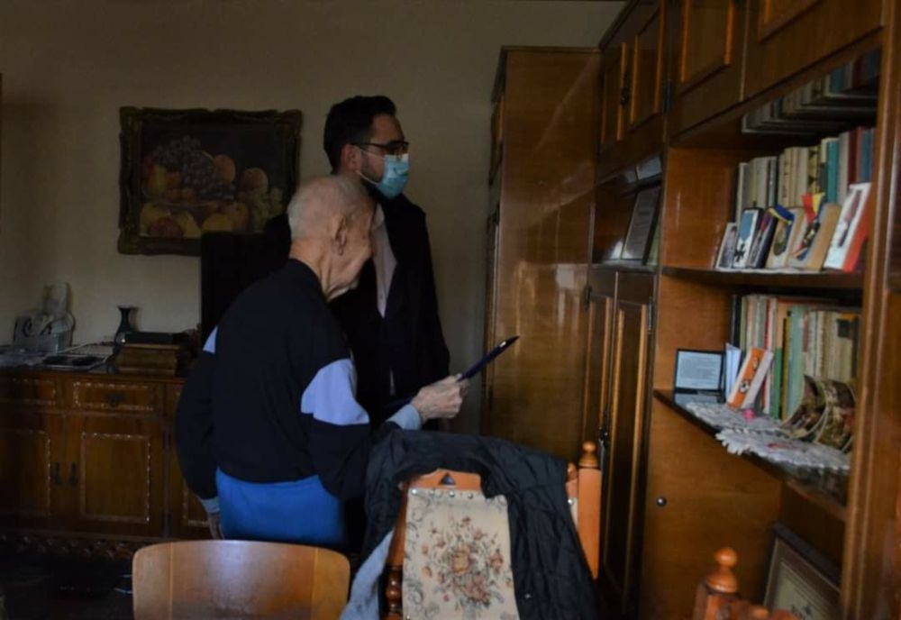 Veteran de război celebrat de Prefectul Sebastian Fârtat și Primăria Râmnicului