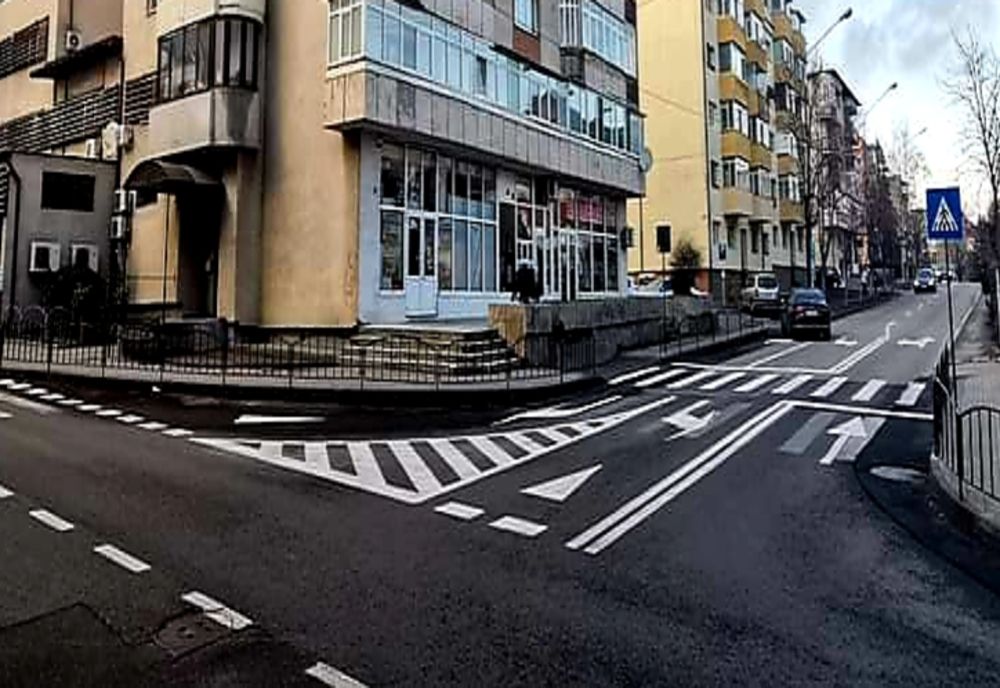 Mai multe benzi de acces în zona Complexului ”Nord” din Râmnicu Vâlcea