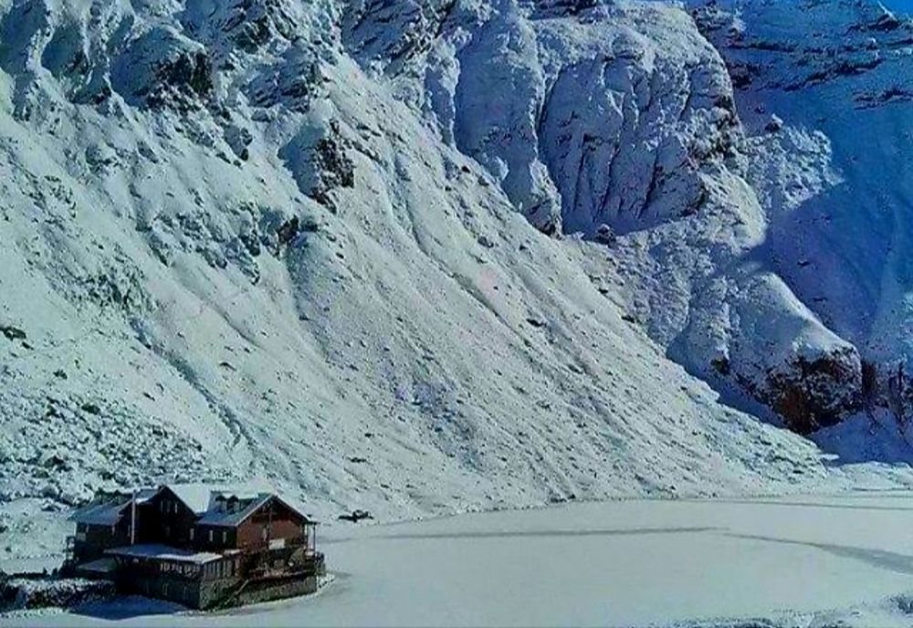 Cea mai scăzută temperatură în România. Strat de zăpadă de peste 2 metri