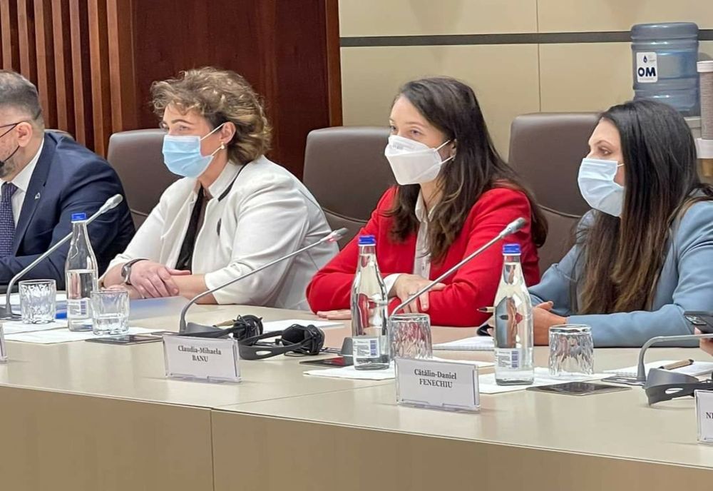 Senatorul vâlcean Claudia Banu prezent la întâlnirea comună cu membrii Comisiei juridice a Parlamentului Republicii Moldova