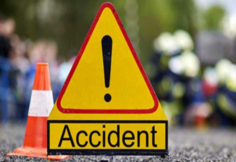 Fetiță de 4 ani lovită de mașină