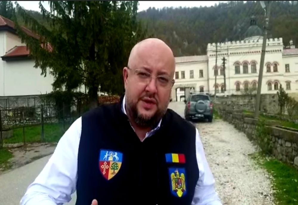 Constantin Rădulescu pe drumurile către mănăstirile vâlcene înainte de Sărbătorile Pascale. De ce a luat această decizie 