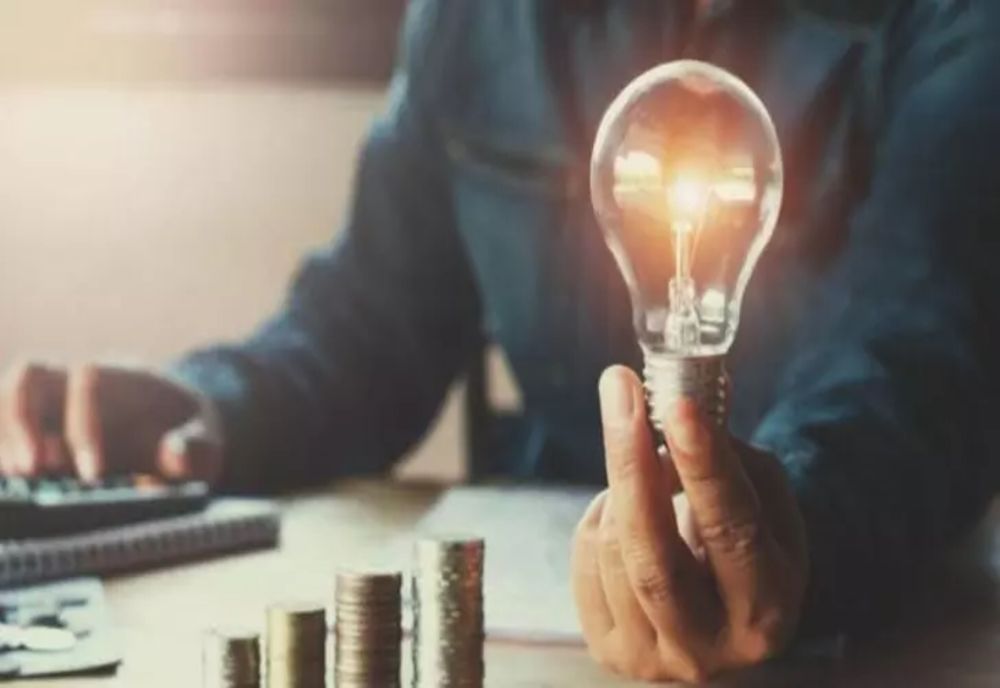 Guvernul va modifica legea care stabilește prețul la energie, astfel încât să fie eliminată obligativitatea de a depune o declarație pentru persoanele care au mai multe locuri de consum