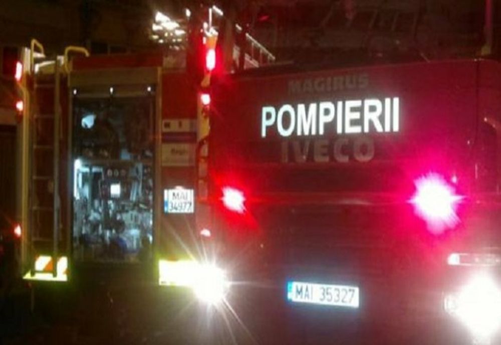 Incendiu la acoperișul unei case din Ionești
