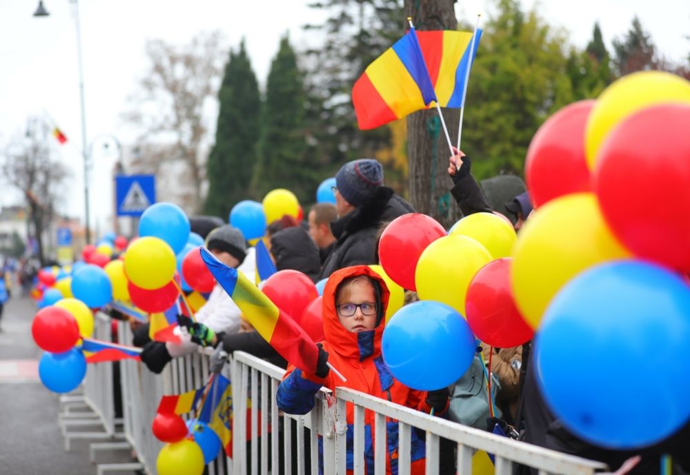 Klaus Iohannis participă la parada de la Arcul de Triumf și apoi pleacă în Dubai - Programul președintelui