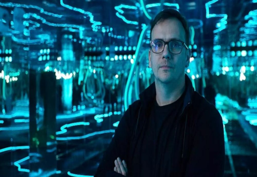 „În artă, nu ești niciodată singur” – Adrian Damian, omul din spatele SynergyX, instalația interactivă care va surprinde zecile de mii de vizitatori de la RDW 2024