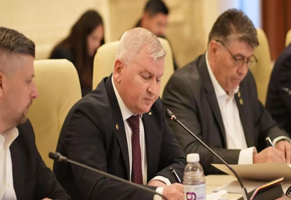 FLORIN ROMAN CRITICĂ PROGRAMUL DE GUVERNARE AL PSD: „UN ADEVĂRAT GHEM DE MINCIUNI!”