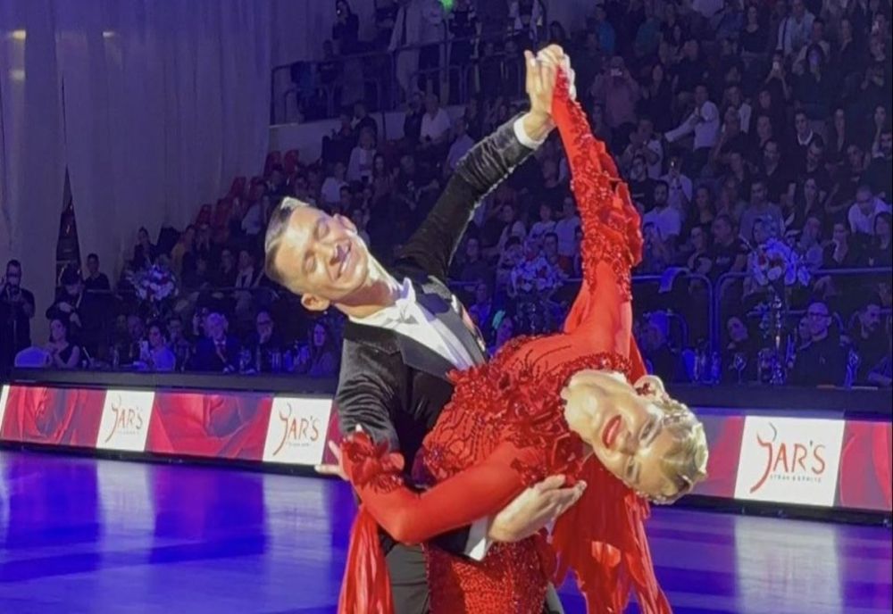 DOI DANSATORI ROMÂNI, CAMPIONI MONDIALI LA DANS SPORTIV