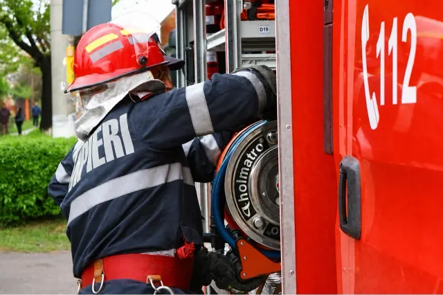 Pericol de explozie în Poiana Câmpina. Oamenii au săpat după apă și au găsit gaze