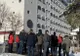 Câteva zeci de vâlceni s- au strâns în fața spitalului județean Vâlcea
